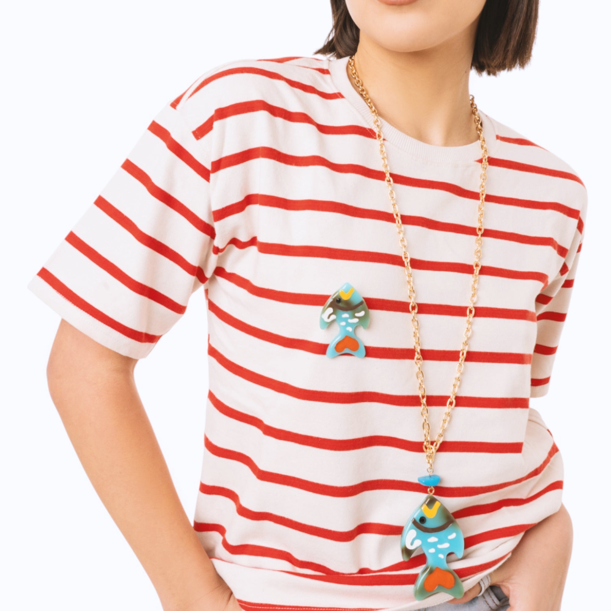 Collana lunga a catena con pendente in acrilico azzurro a forma di pesciolino - Mya Accessories