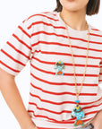 Collana lunga a catena con pendente in acrilico azzurro a forma di pesciolino - Mya Accessories