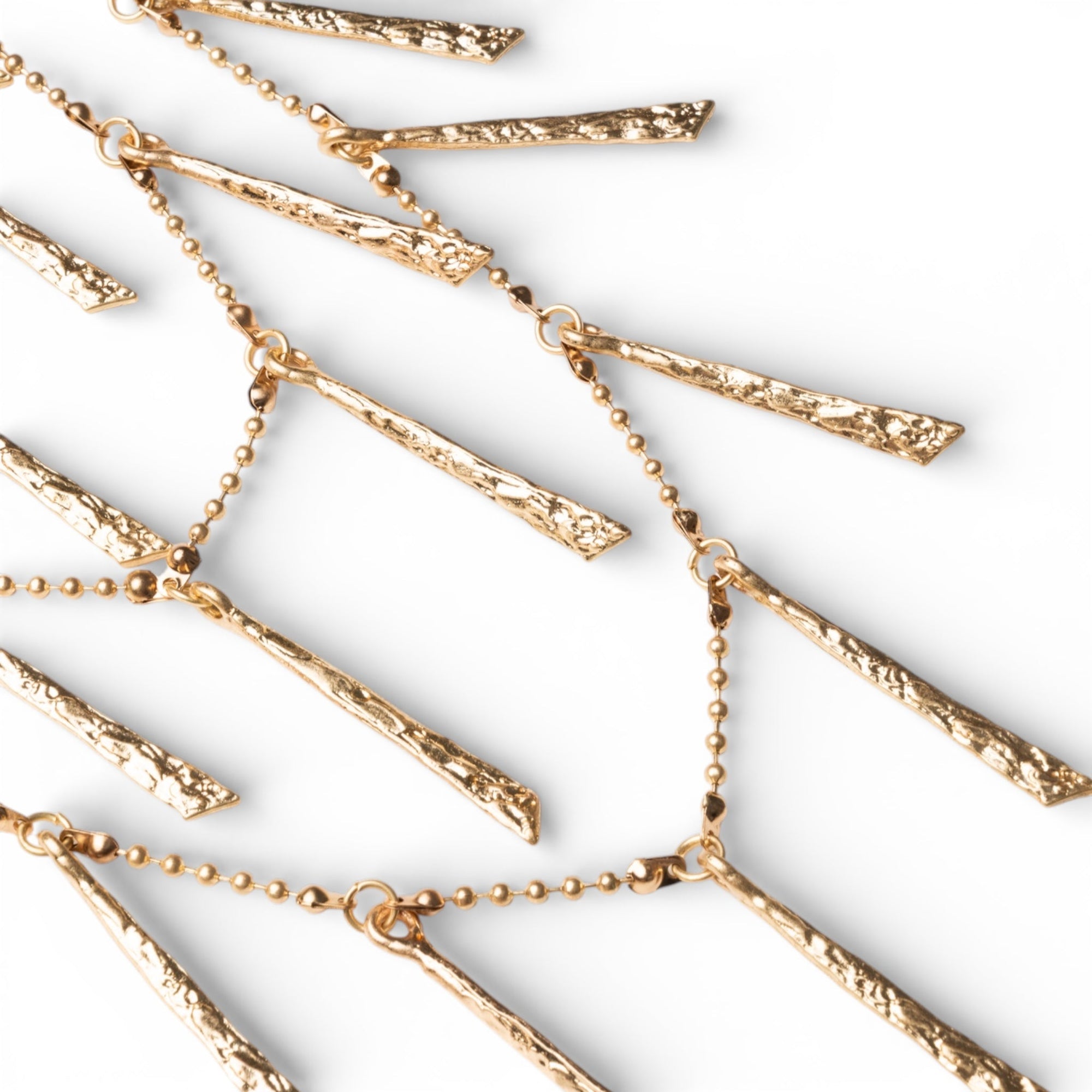 Collana lunga a catena a tre fili con pendenti geometrici - Mya Accessories