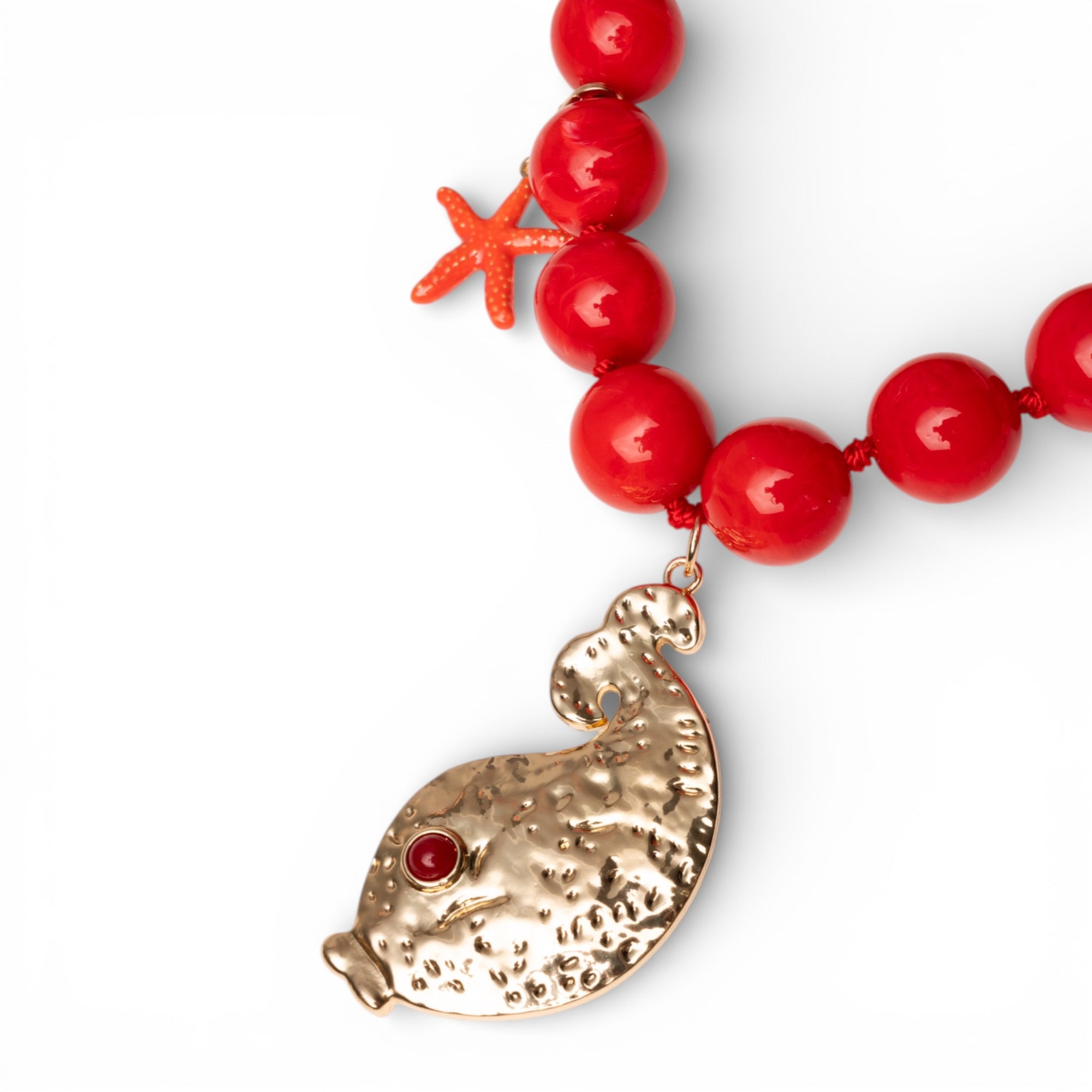 Collana lunga con sfere rosse in acrilico e pendente pesciolino in metallo - Mya Accessories