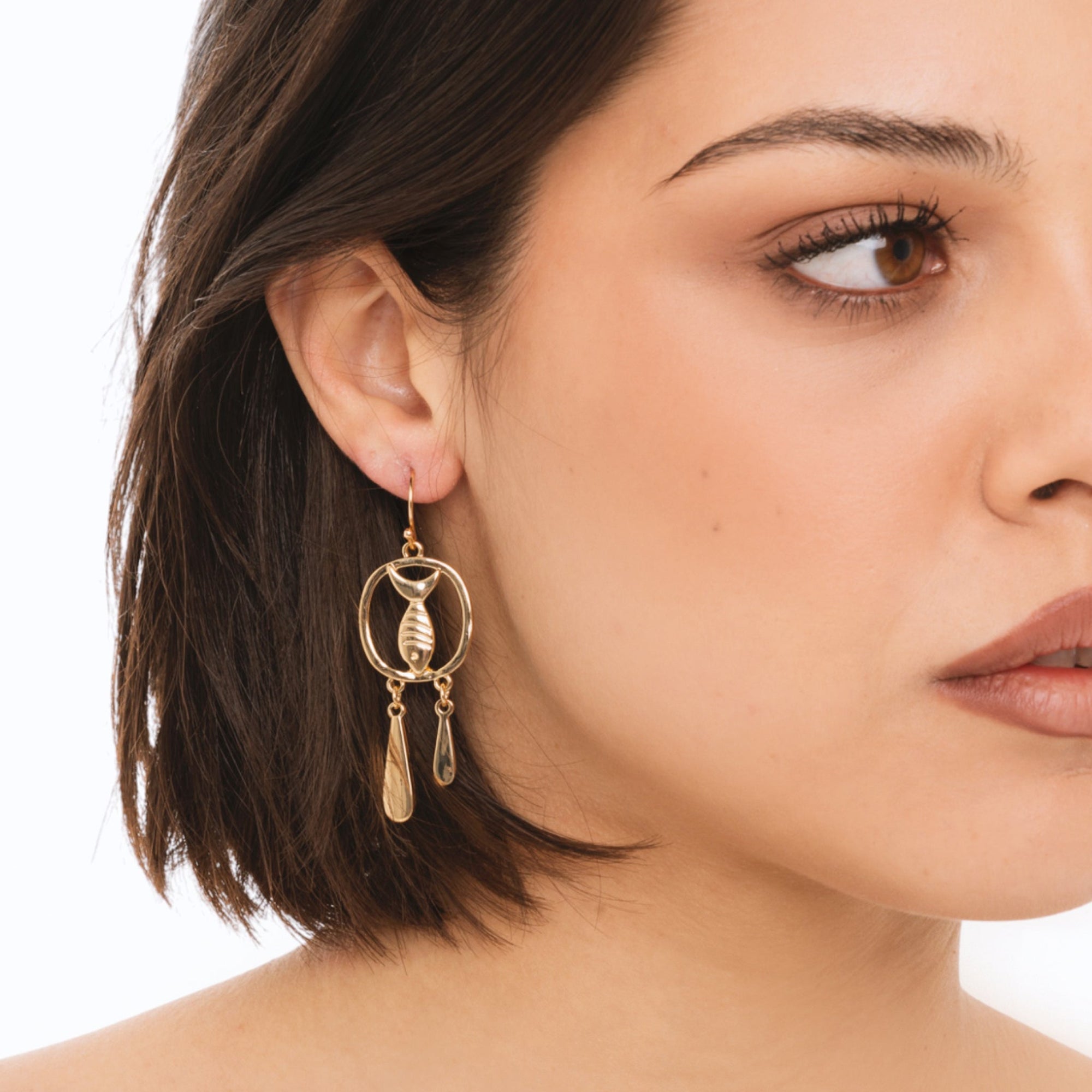 Orecchini pendenti in metallo con pesciolino - Mya Accessories