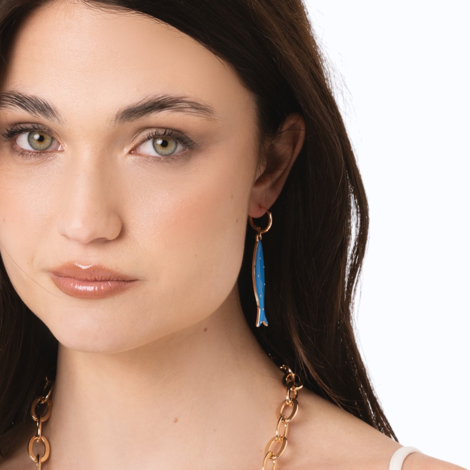 Orecchini pendenti con pesciolino smaltato azzurro - Mya Accessories