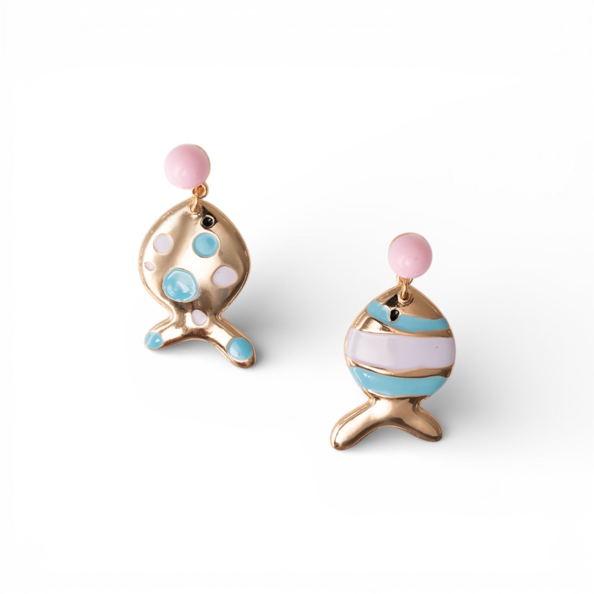 Orecchini pendenti con pesciolini in metallo dal design pop smaltati rosa ed azzurro - Mya Accessories