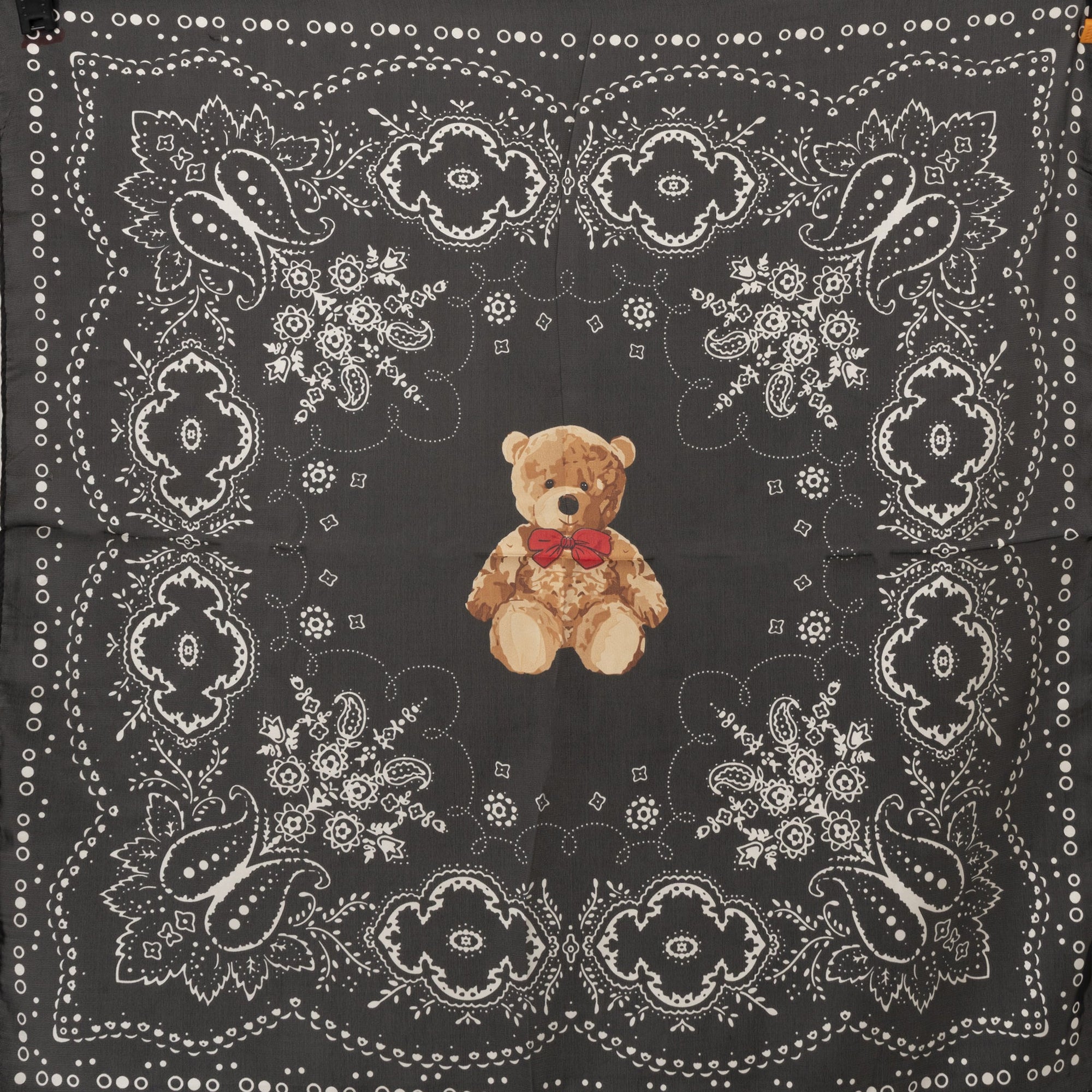 Foulard in seta nero con stampa ad orsacchiotto - Mya Accessories