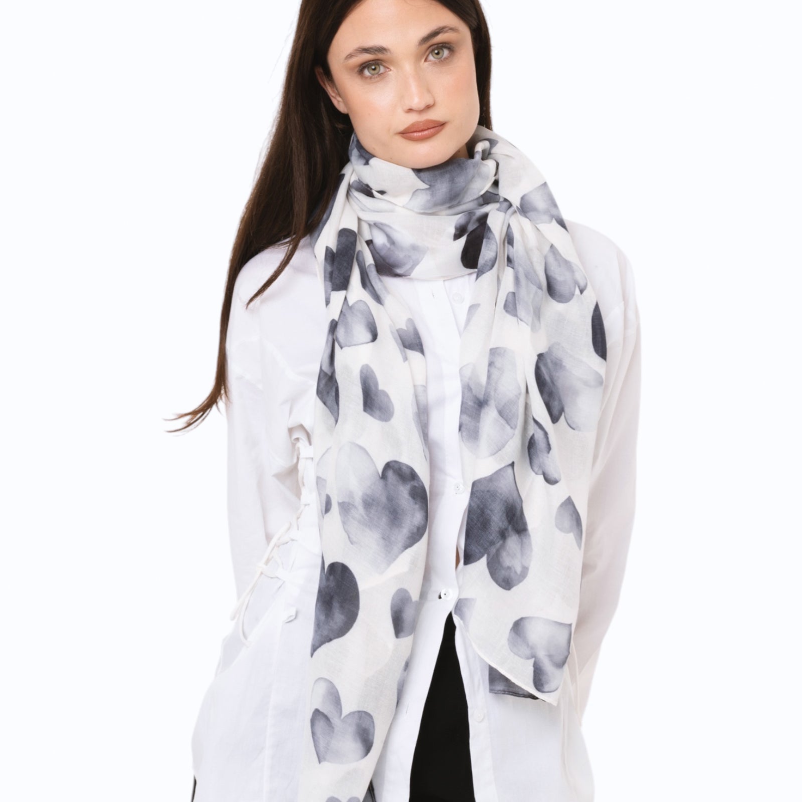 Sciarpa in cotone bianca con stampa a cuori nera - Mya Accessories
