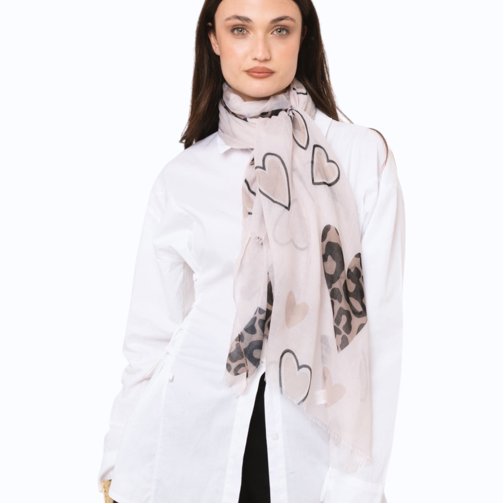 Sciarpa in seta beige con stampa a cuori animalier - Mya Accessories