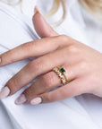 Anello in ottone regolabile con pietra rettangolare verde e zirconi crystal - Mya Accessories