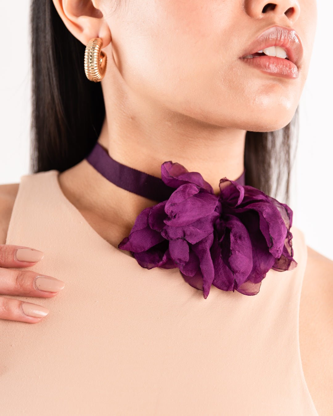 Collana chocker in tessuto con fiore in cotone viola - Mya Accessories
