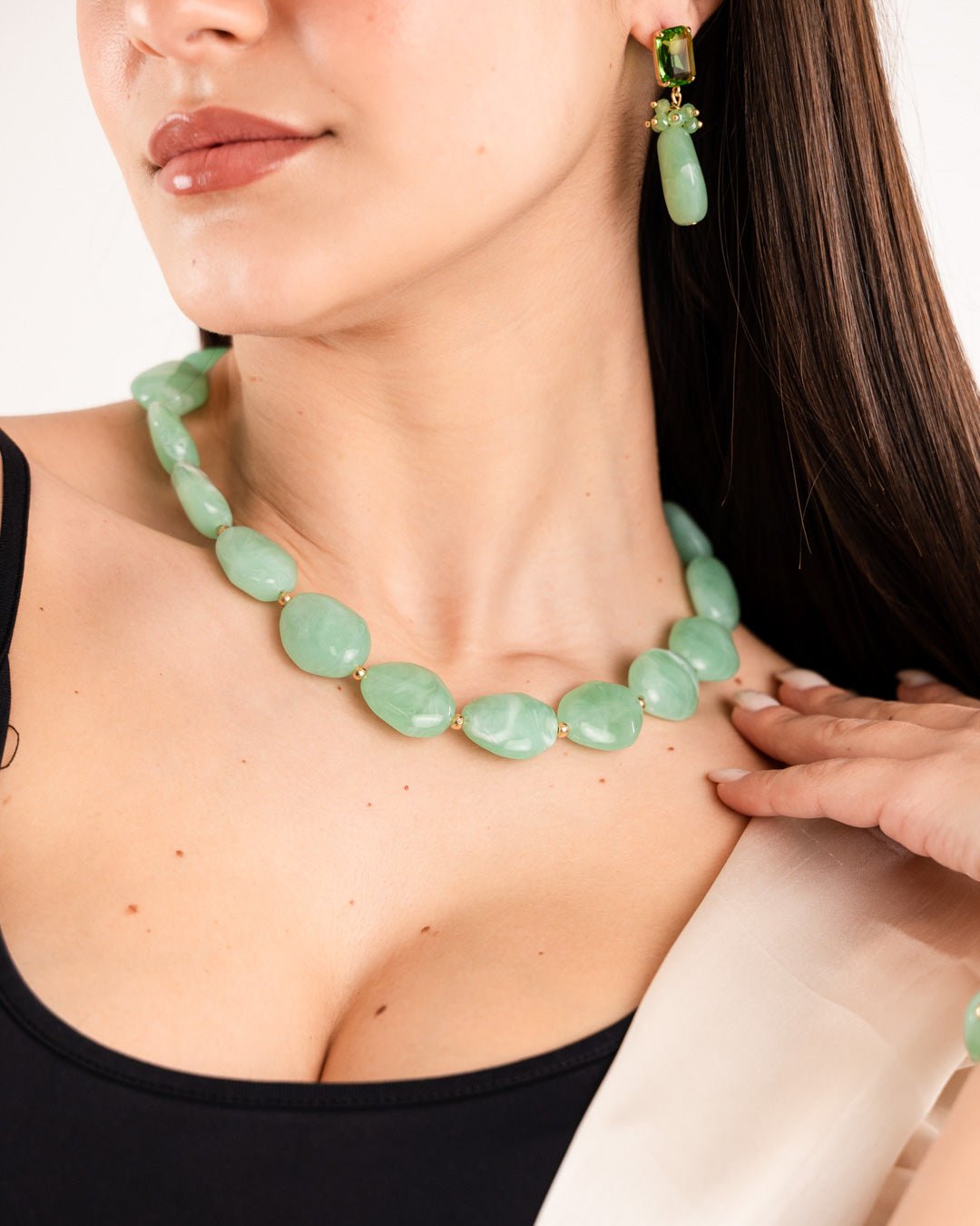 Collana girocollo con pietre marmorizzate in acrilico verde - Mya Accessories