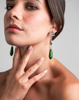 Orecchini pendente a goccia con pietre grigio e verde - Mya Accessories